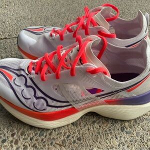 Saucony Endorphin Elite